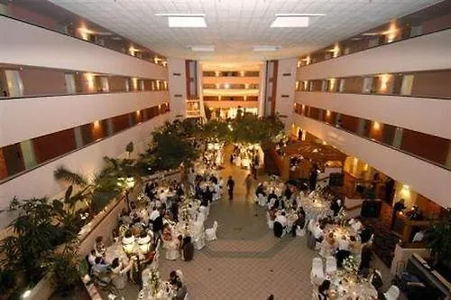 Ramada By Wyndham Viscount East Hotel 3*
