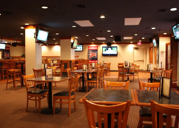 Ramada By Wyndham Viscount East 3*