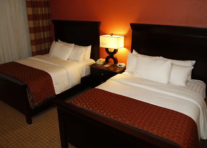Ramada By Wyndham Viscount East Hotel 3*