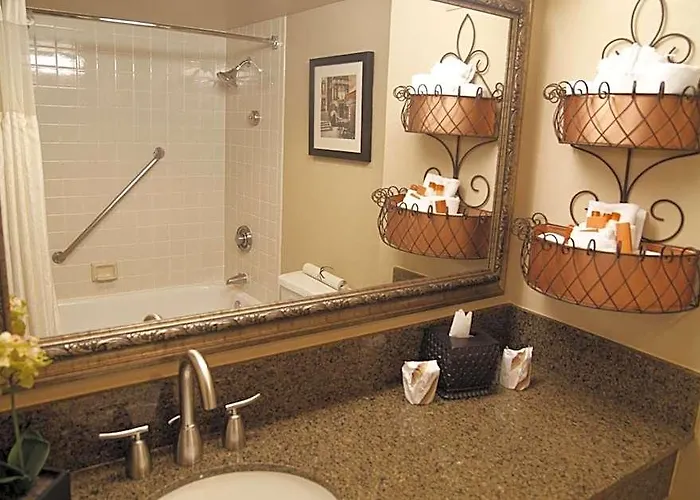 Hotel Ramada By Wyndham Viscount East 3*