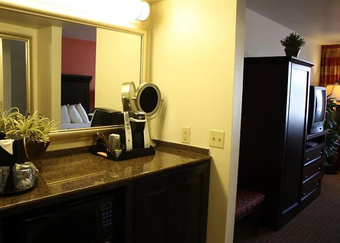 Ramada By Wyndham Viscount East Tucson