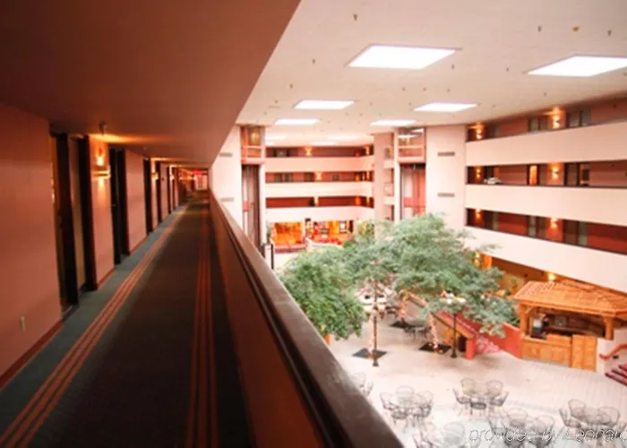 Ramada By Wyndham Viscount East